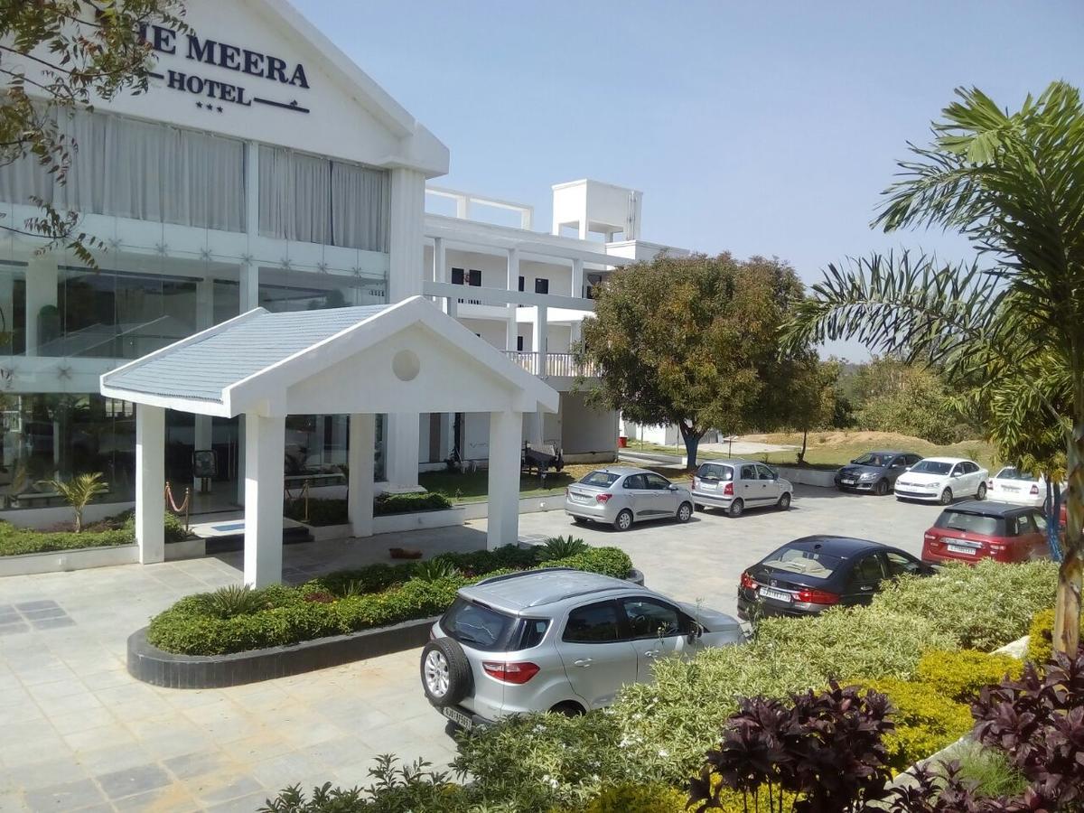 The Meera Hotel Derol Ngoại thất bức ảnh