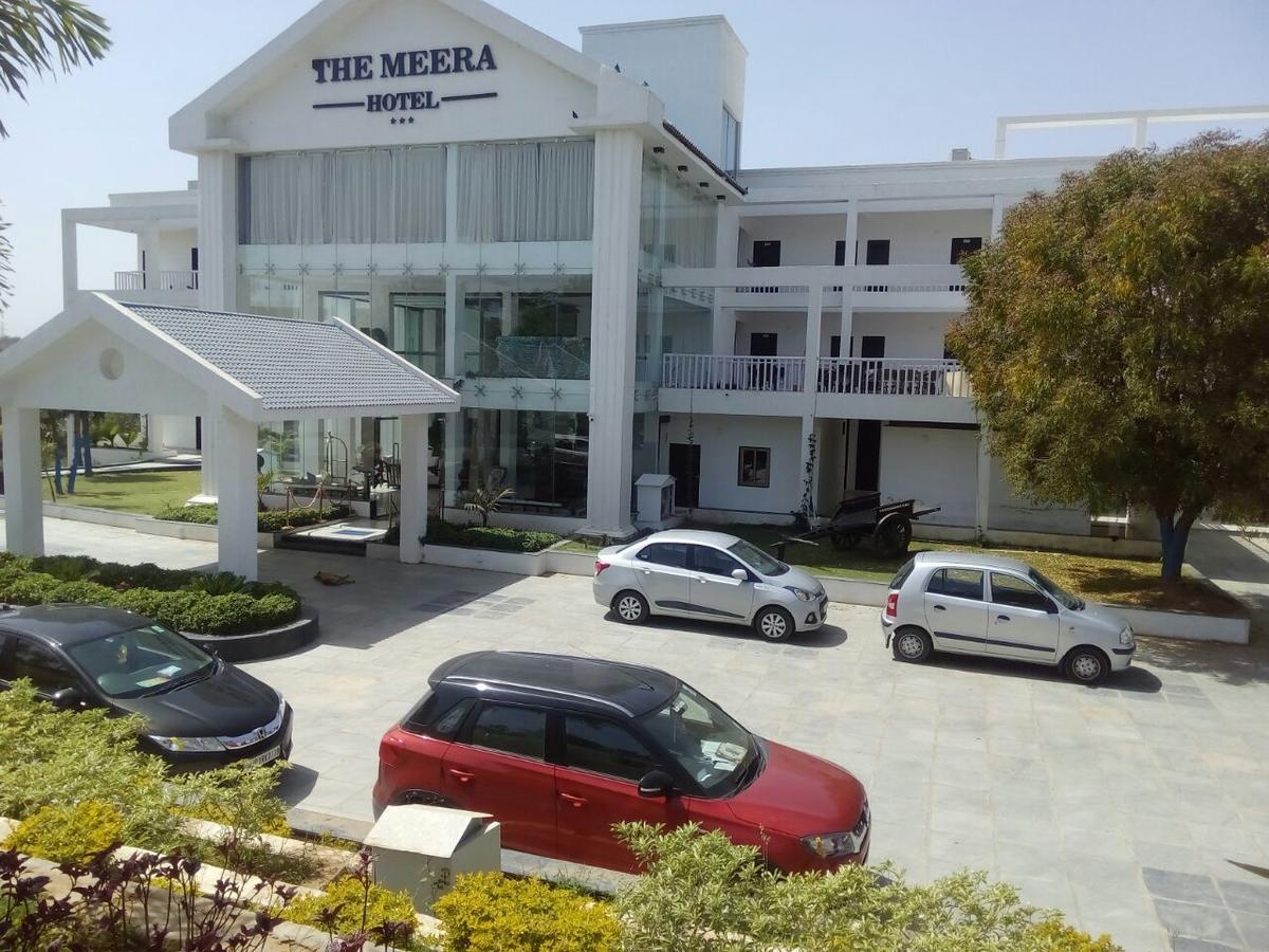 The Meera Hotel Derol Ngoại thất bức ảnh